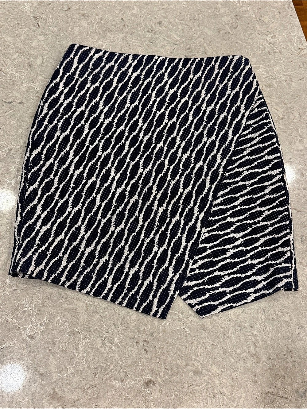LOFT Geometric Mini Skirt in Blue & White Size Small Like New